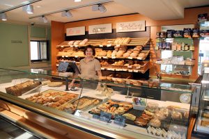 bäckerei specht innen01 300x200 - Bäckerei Specht