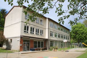 schulen montessori schule bild02 300x200 - Montessori-Schule Weiboldshausen