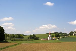 sankt oswald landschaft 300x200 - St. Oswald Hörlbach