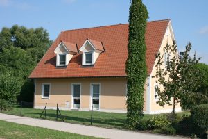 wasser claudia aussen 300x200 - Ferienhaus Wasser